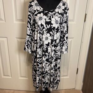 Star Vixen Plus Floral Dress